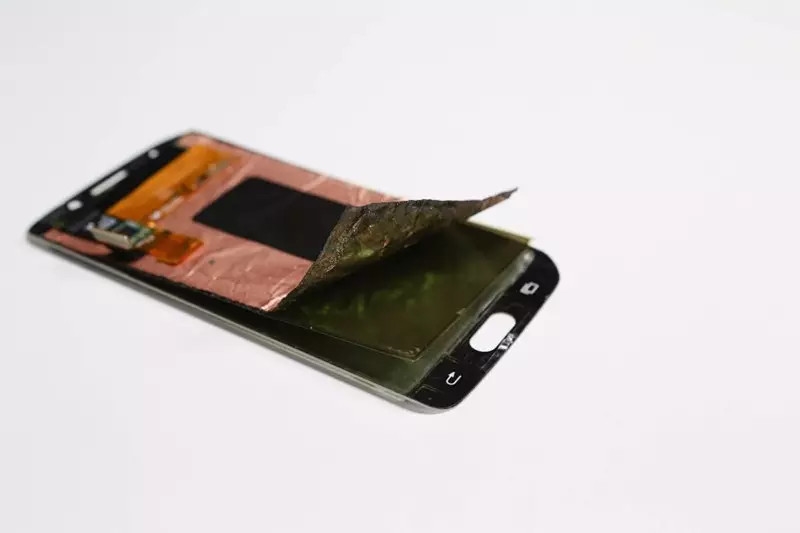 王自如拆解Galaxy S6 Edge：曲面屏秘密揭晓